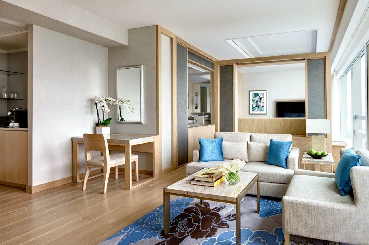فندق كورديس هونج كونج هونغ كونغ المظهر الخارجي الصورة A suite at the hotel